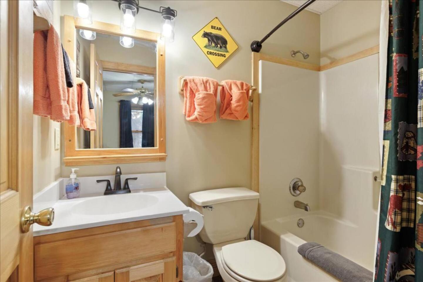 5Br Smoky Cabin Hot Tub, Games, 1 Mi To Parkway Pigeon Forge Exteriér fotografie