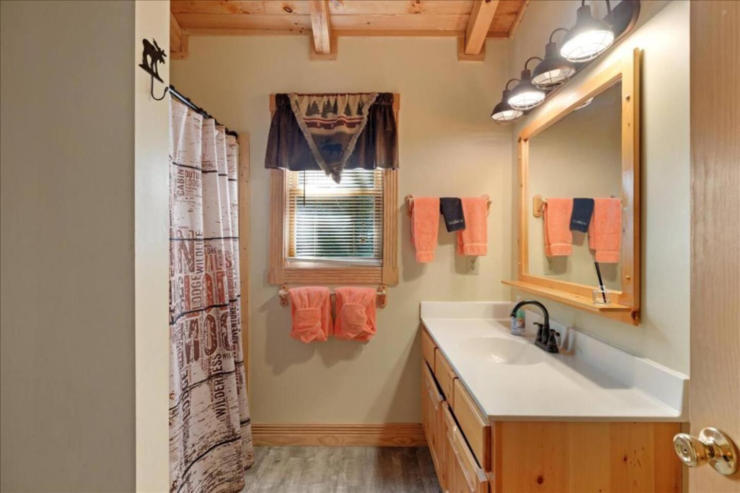 5Br Smoky Cabin Hot Tub, Games, 1 Mi To Parkway Pigeon Forge Exteriér fotografie